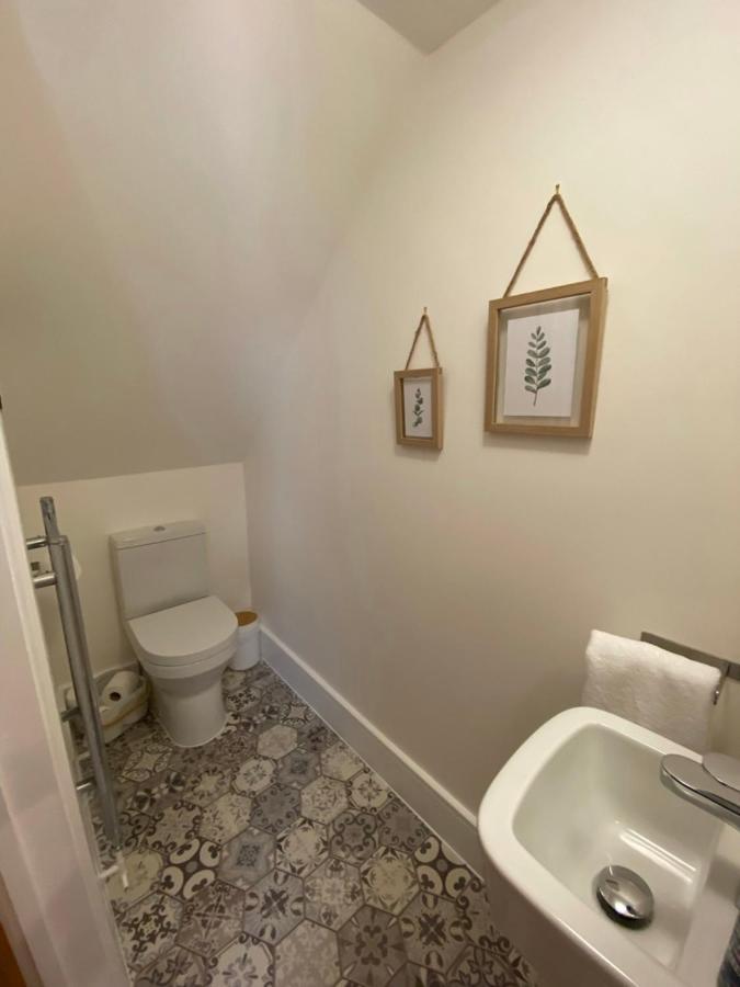 Burgess Yard 2-Bedroom Cottage, Bath Extérieur photo